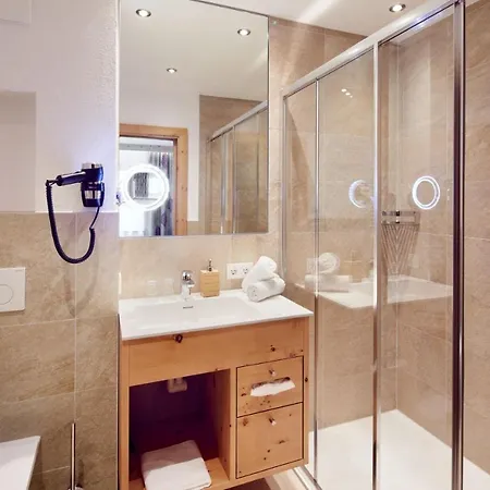 Abelhof Hotel 3*